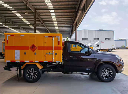 临清爆破器材运输车